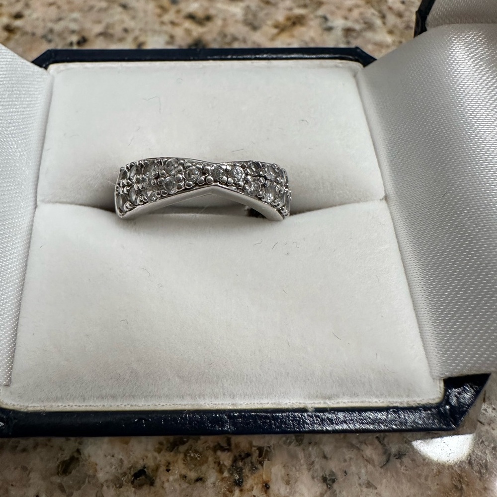 Elegant Silver Women's Ring